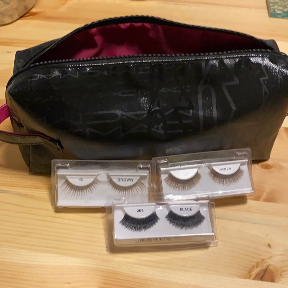 MAC COSMETICS Jacquard bag & lashes